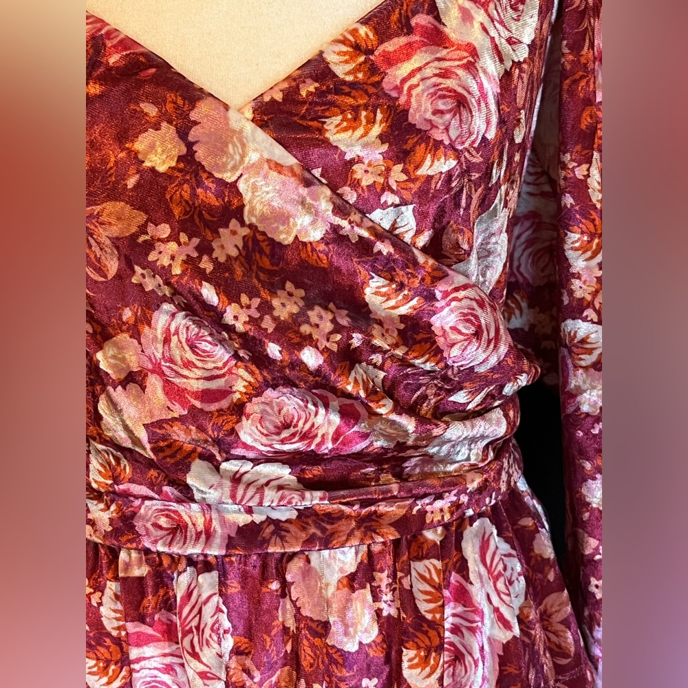 WAYF long-sleeve peplum top w/ floral print. Sweetheart neck. Red, cream. S. NWT - Picture 3 of 12